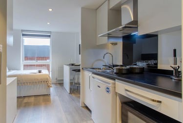 1 bed studio, Curzon Street, Hockley, Nottingham, NG31BE - Image 2